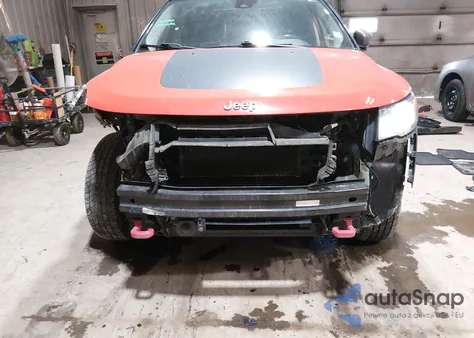 2018 Jeep Compass Trailhawk 4X4 from USA, damaged, VIN 3C4NJDDB6JT270182